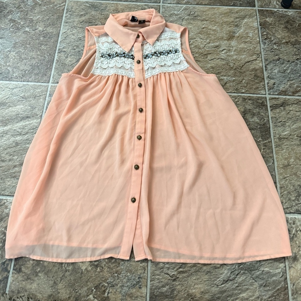 BKE Coral Sleeveless Tunic with Lace Accents